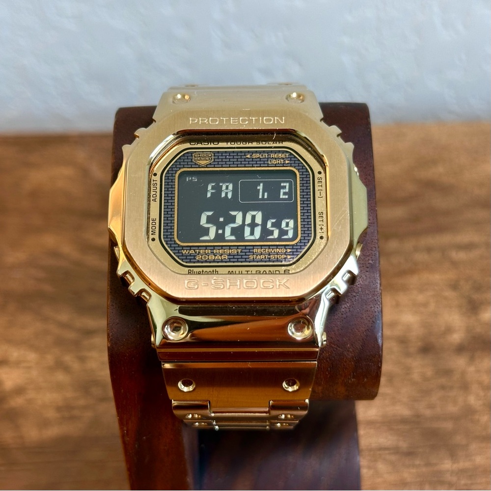 Casio G-Shock GMWB5000 GD-9 Full Metal Square in gold